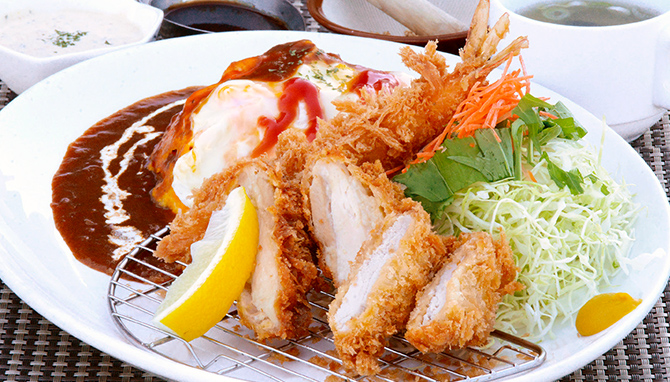 オムライスとにぎわいセット